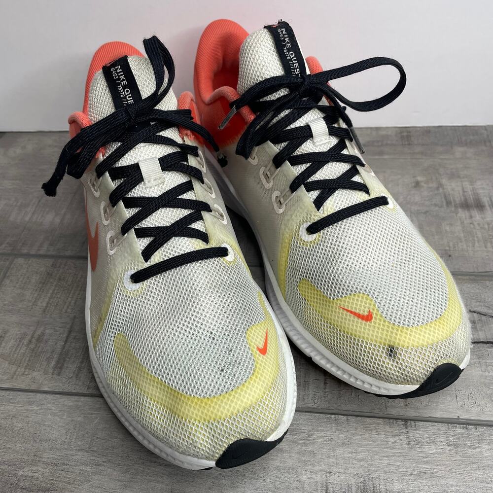 NIKE Quest Women's 10 6453 78379 Running Sneakers 2021 White Coral DA1106-102